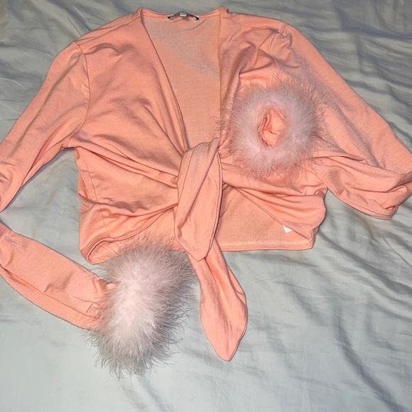 Front tie fluffy sleeve top - Picture 1 of 3